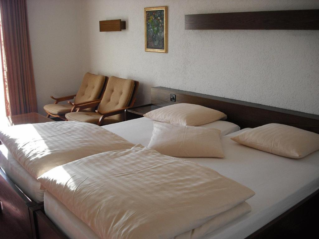 Hotel La Comanella Comano Habitación foto